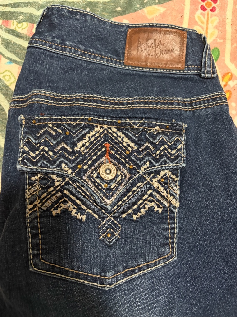 Ariya Jeans Y2K Women's Embroidered Dark Blue Jeans